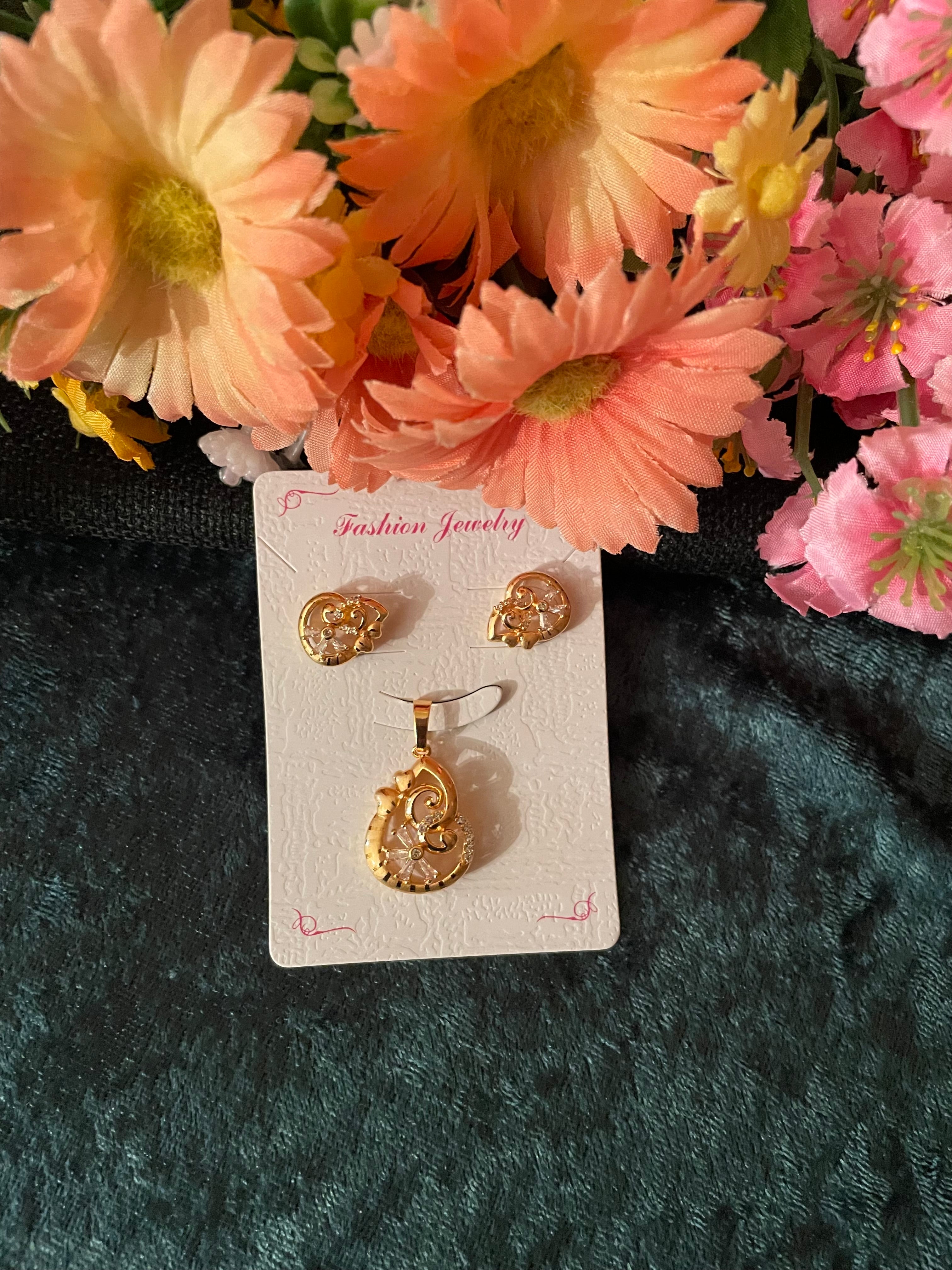 Beautiful Pendant with Earrings